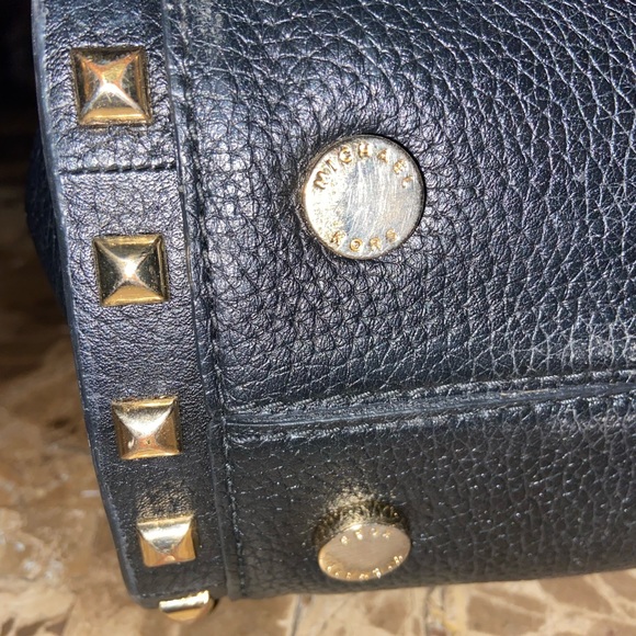 Michael Kors gold metal w/ black pebbled leather bag satchel Medium size - Picture 4 of 8